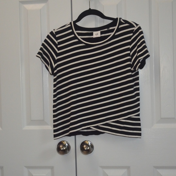 CAbi Style #5059 Crop Top - Picture 2 of 5